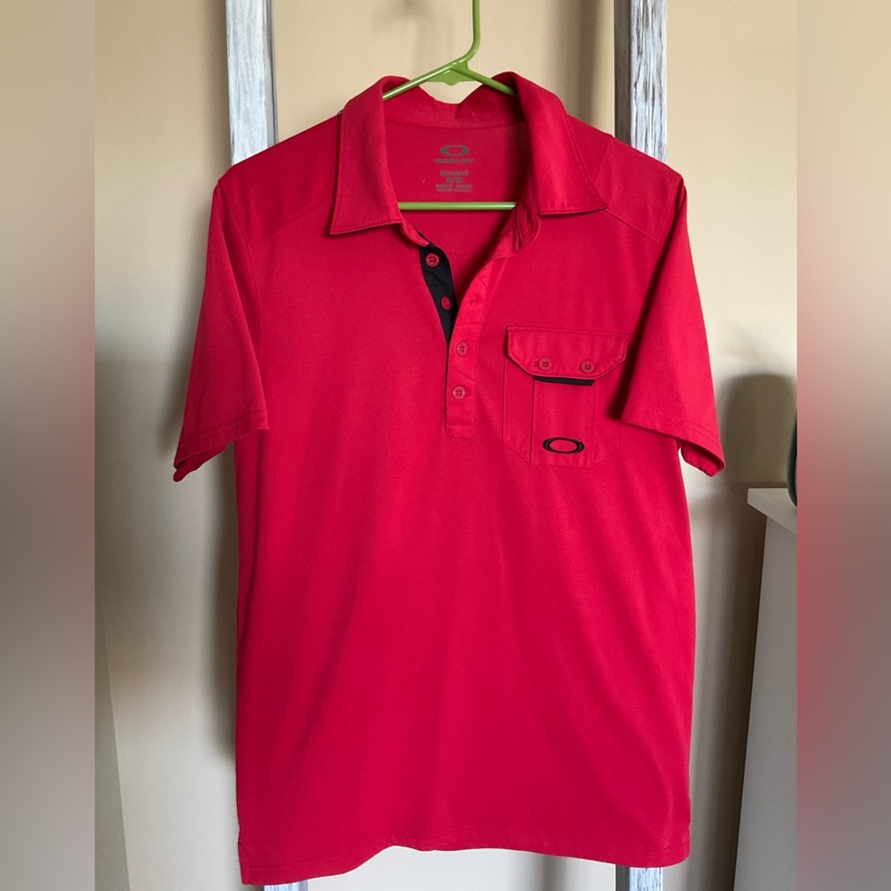 Men’s Oakley polo shirt